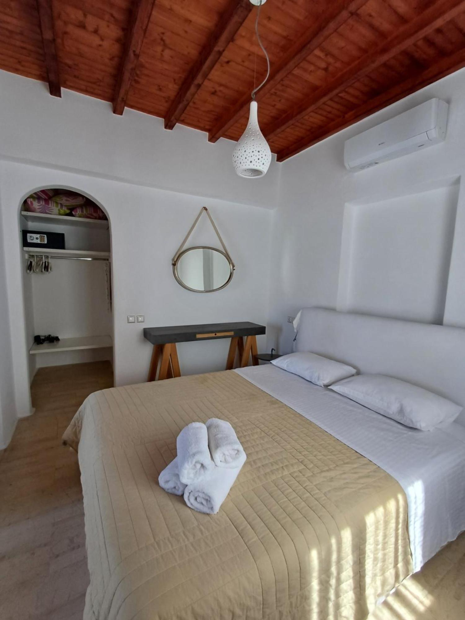 Manos Rooms Mykonos Town Exterior photo