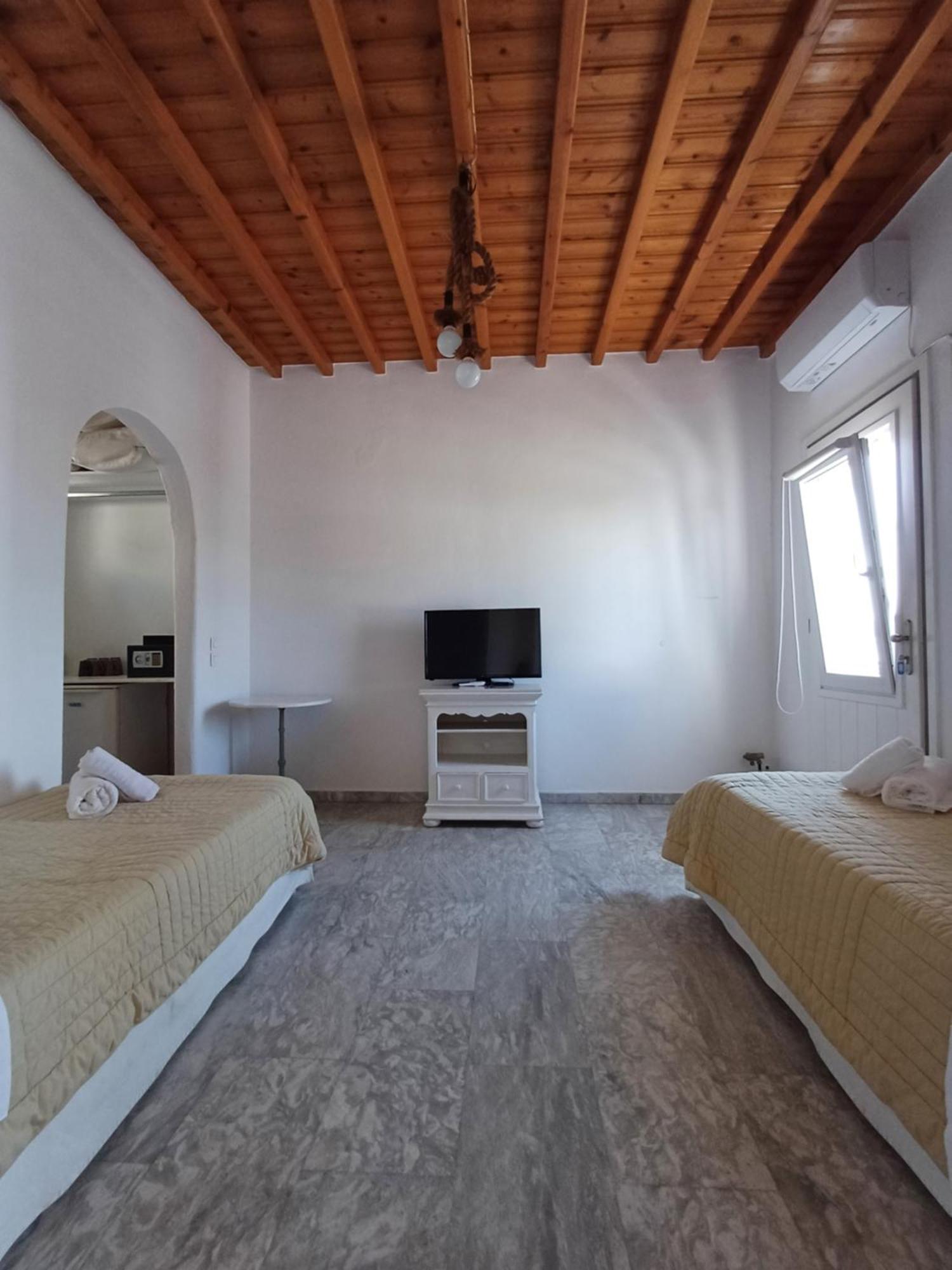 Manos Rooms Mykonos Town Exterior photo