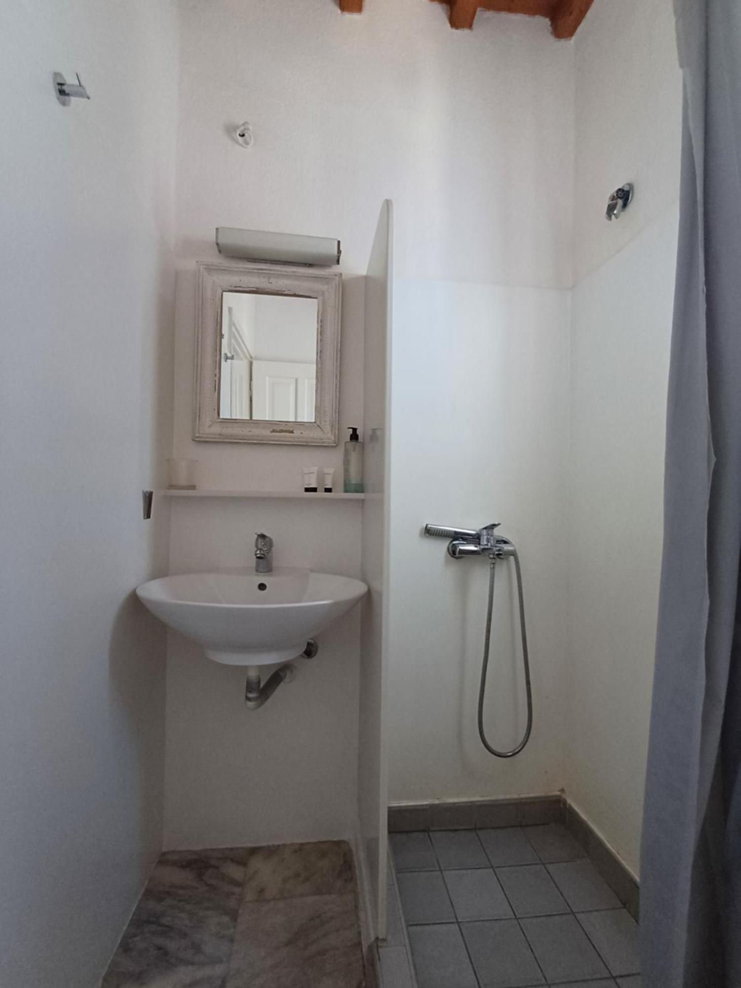 Manos Rooms Mykonos Town Exterior photo
