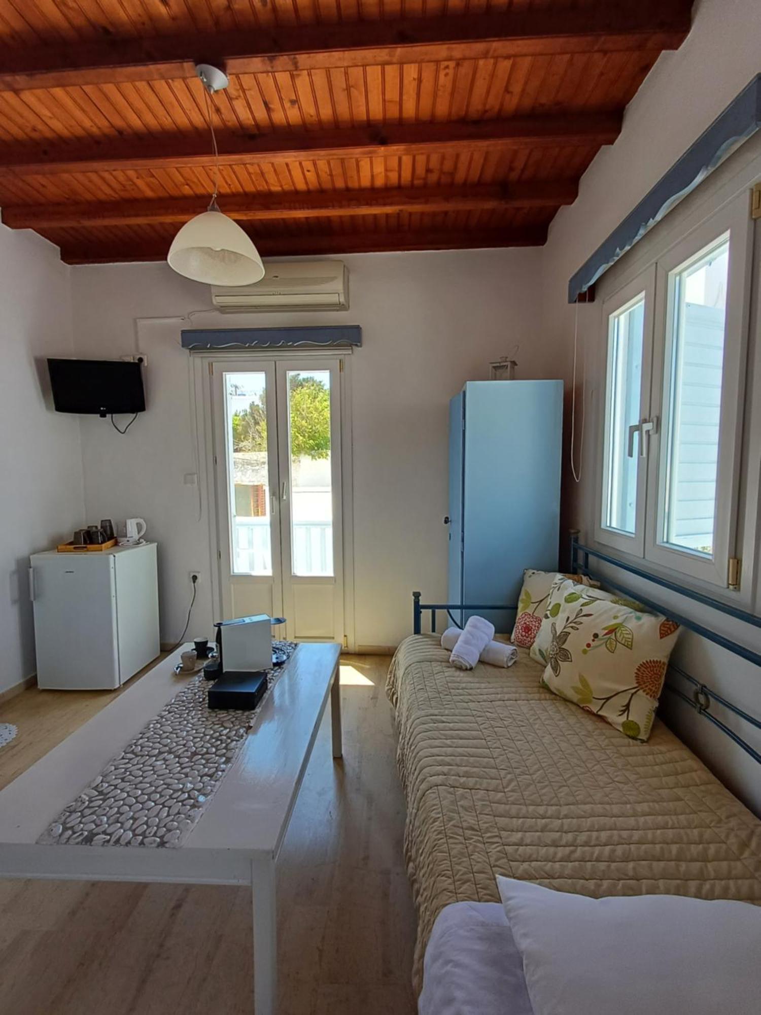 Manos Rooms Mykonos Town Exterior photo