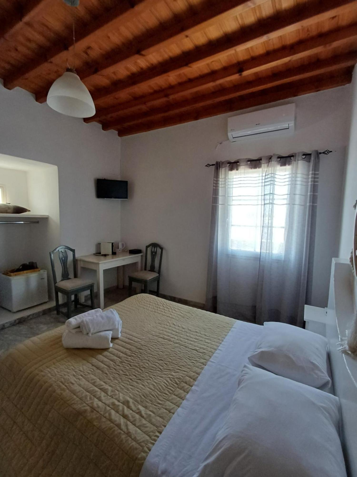 Manos Rooms Mykonos Town Exterior photo